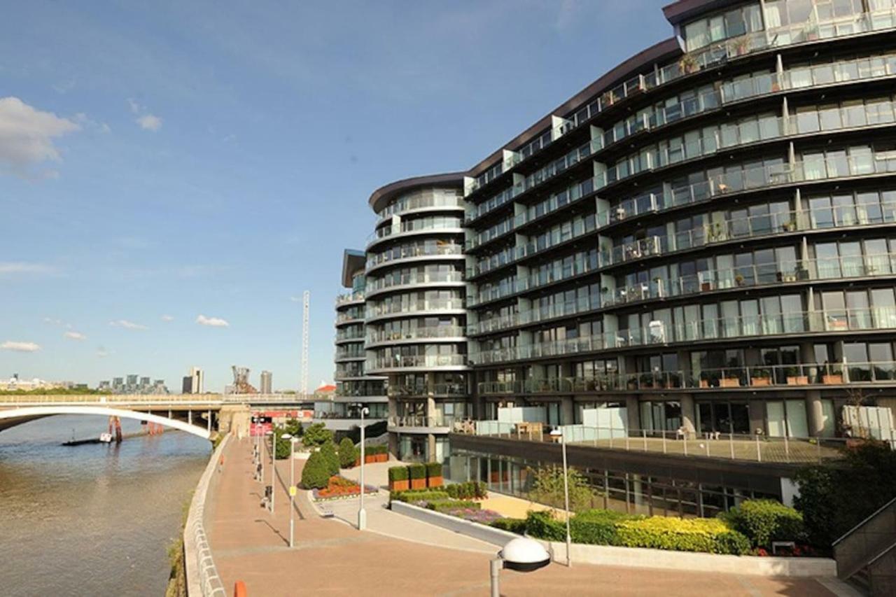 1 Bedroom In Chelsea Bridge Wharf 런던 외부 사진